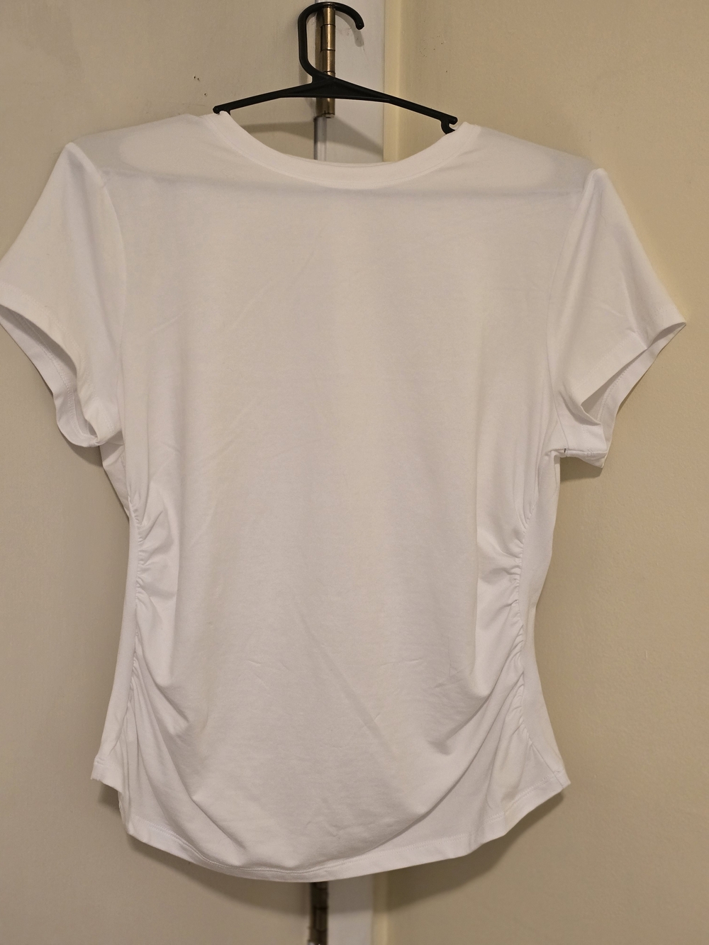 Time and Tru White Short Sleeve Side-Ruched Tee